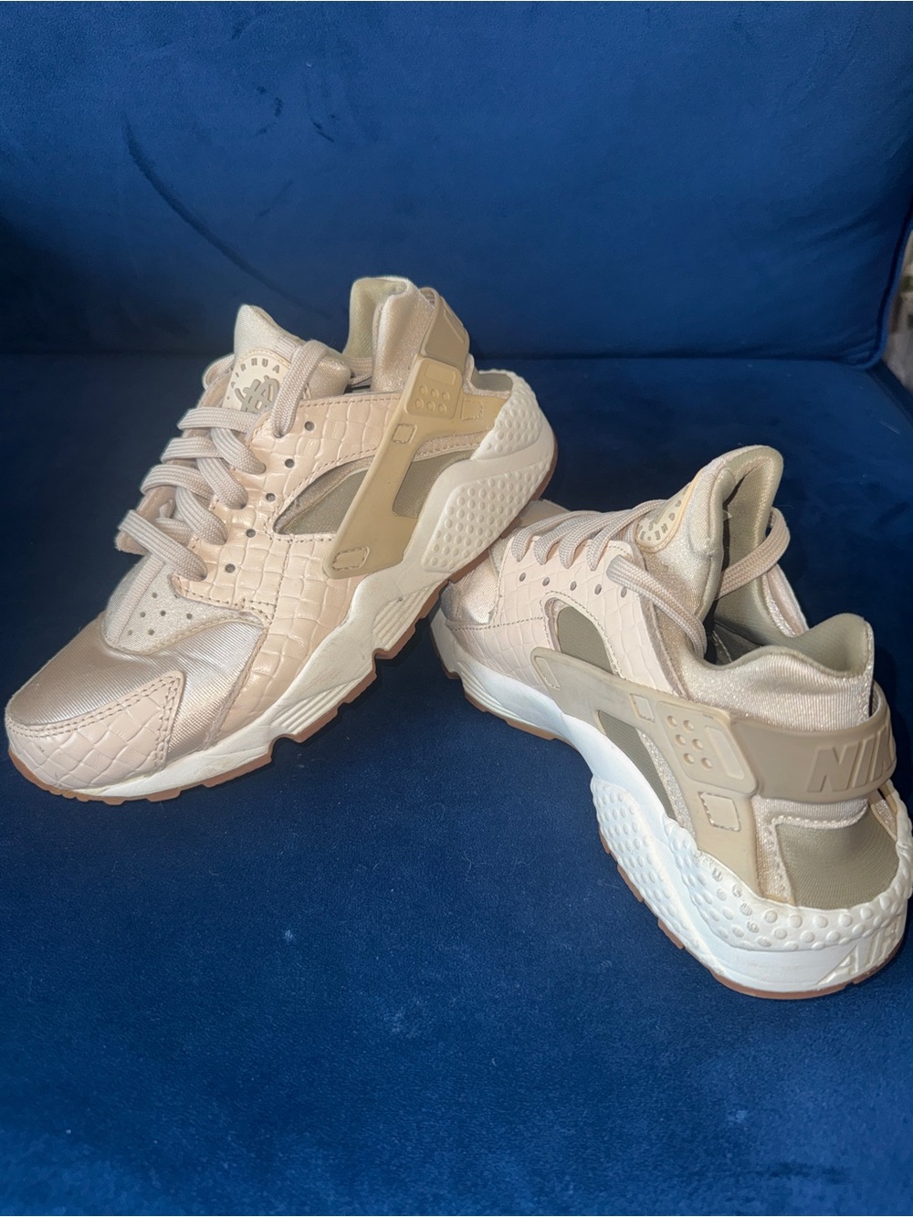 Nike Women’s Beige and Cream Huarache-Style Sneakers